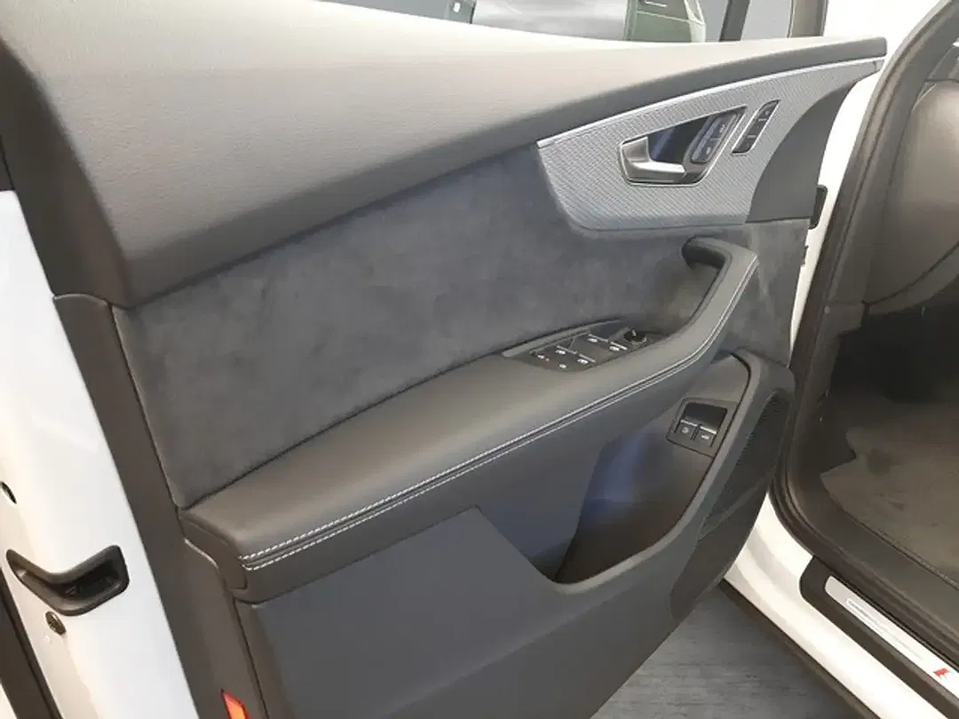 Audi Q7 - Thumbnail 13