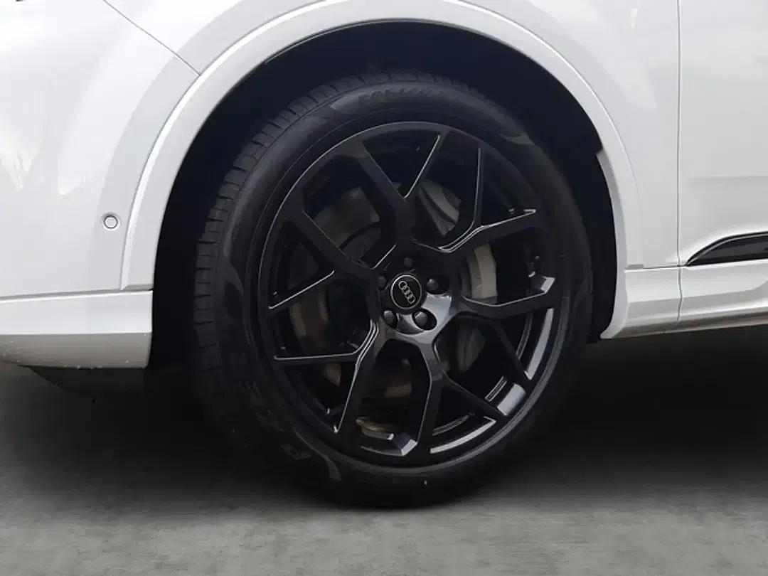 Audi Q7 - Thumbnail 6
