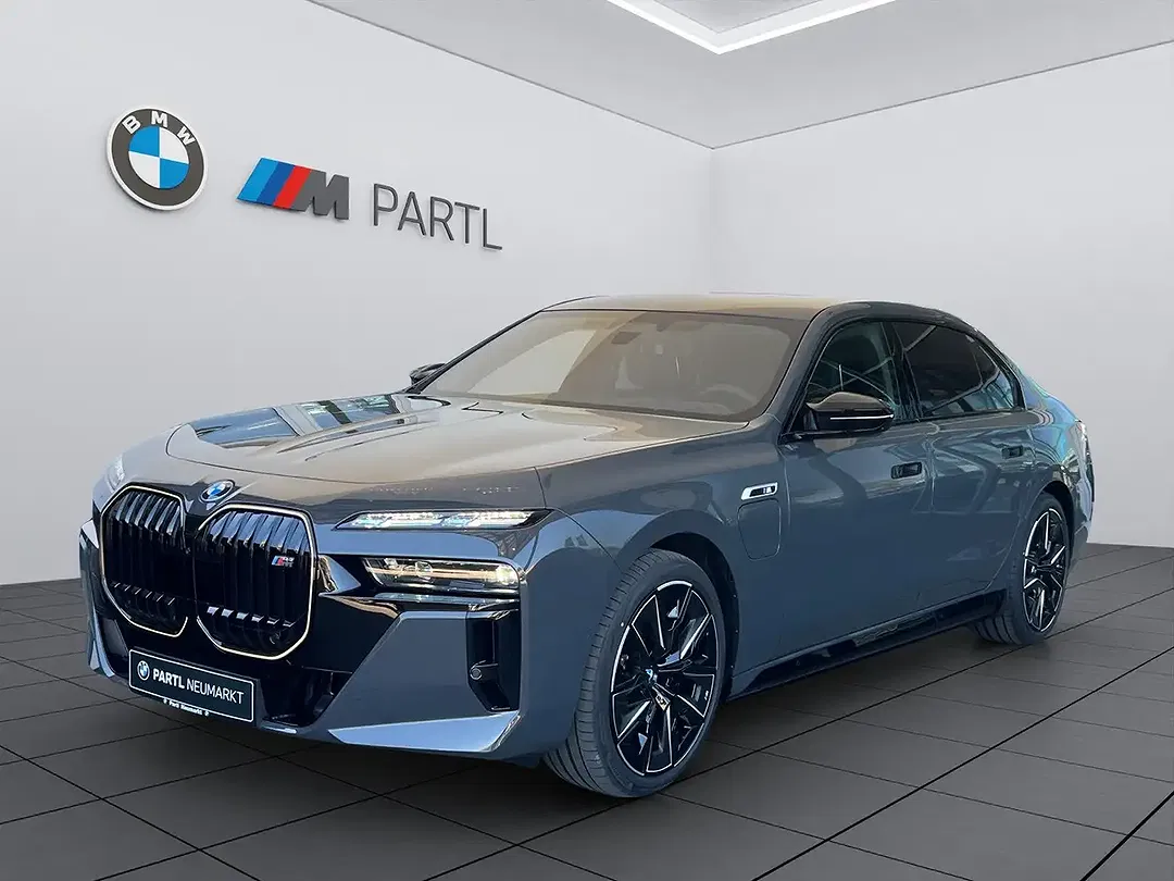 BMW 760 - Thumbnail 1