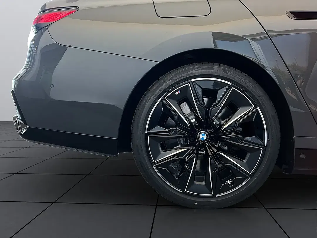 BMW 760 - Thumbnail 5