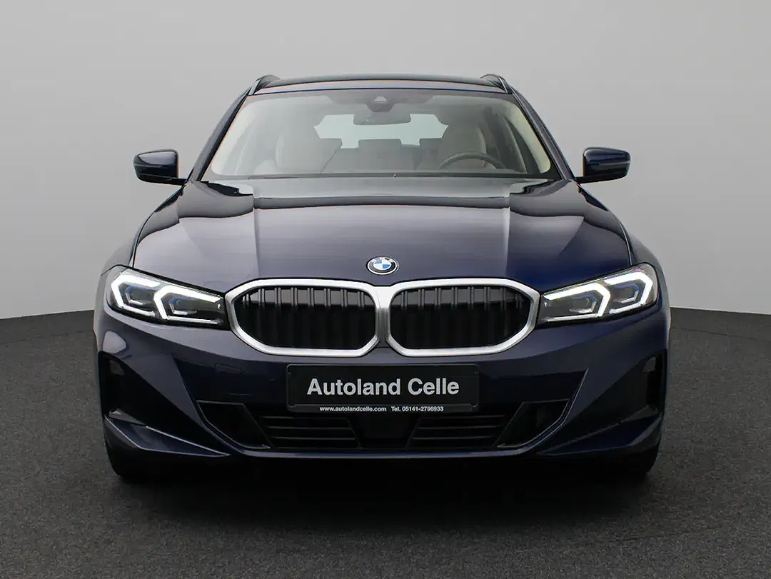BMW 330 - Thumbnail 1