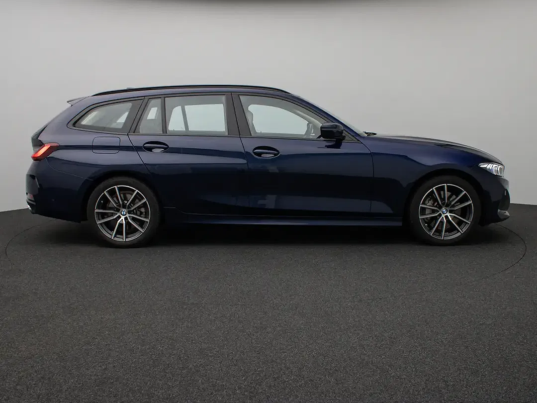 BMW 330 - Thumbnail 4