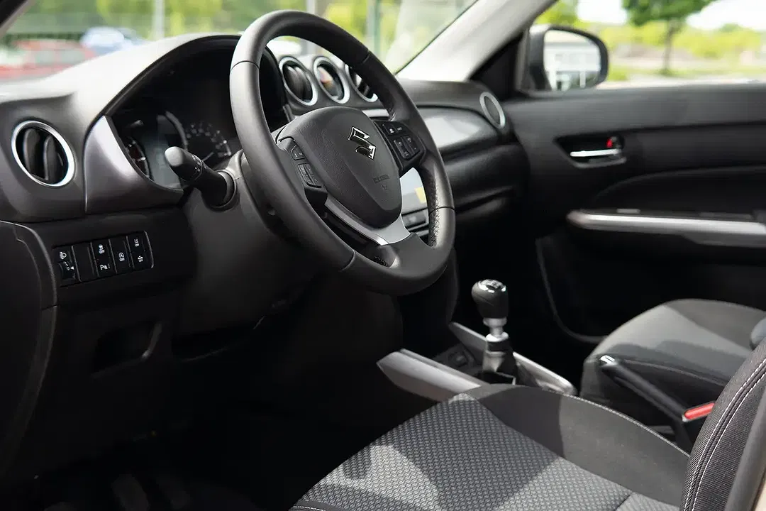 Suzuki Vitara - Thumbnail 11