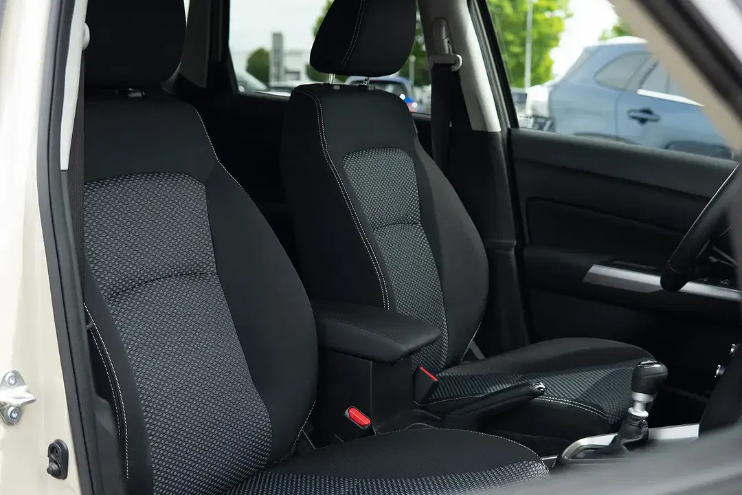 Suzuki Vitara - Thumbnail 12