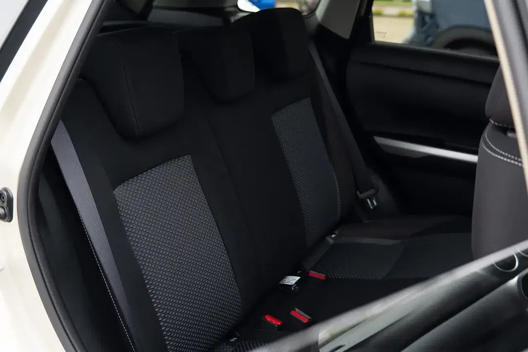 Suzuki Vitara - Thumbnail 13