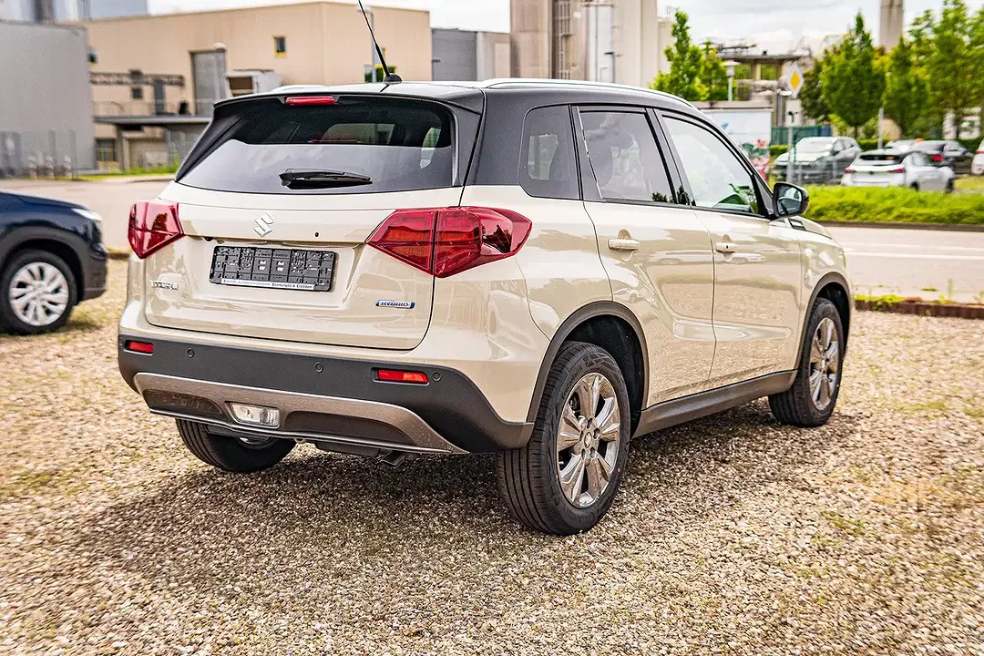 Suzuki Vitara - Thumbnail 6