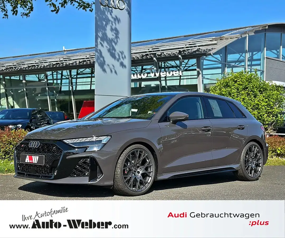 Audi RS3 - Thumbnail 1