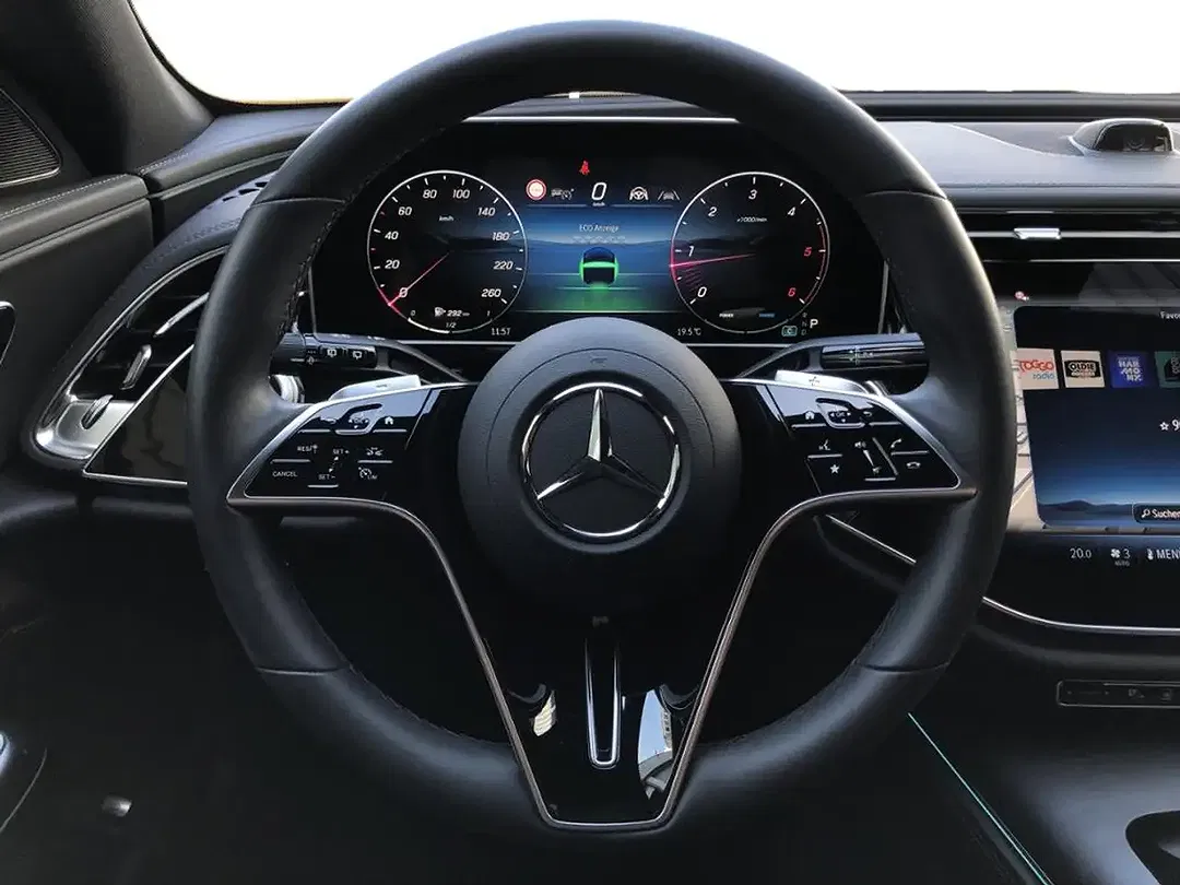Mercedes-Benz E 220 - Thumbnail 13