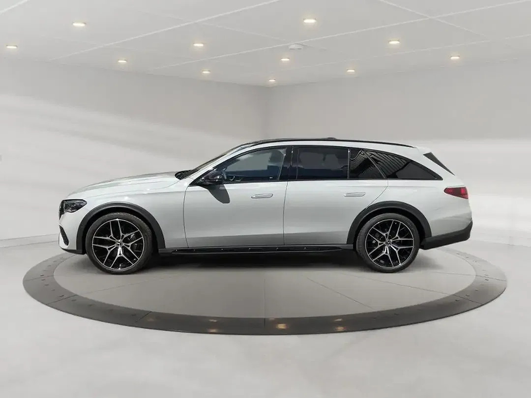 Mercedes-Benz E 220 - Thumbnail 3