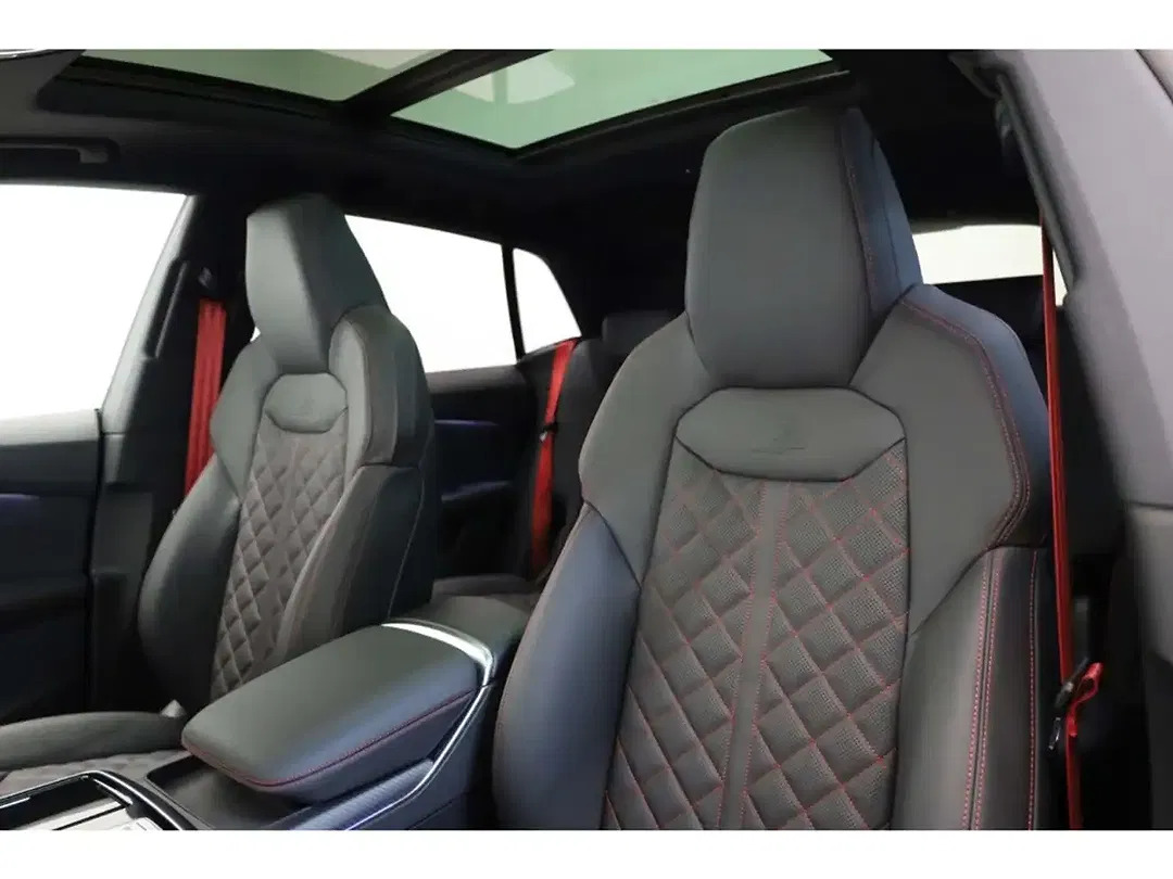 Audi Q8 - Thumbnail 9