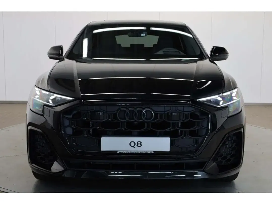 Audi Q8 - Thumbnail 2