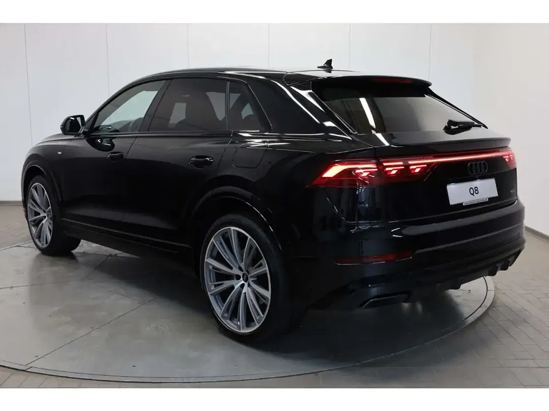Audi Q8 - Thumbnail 3