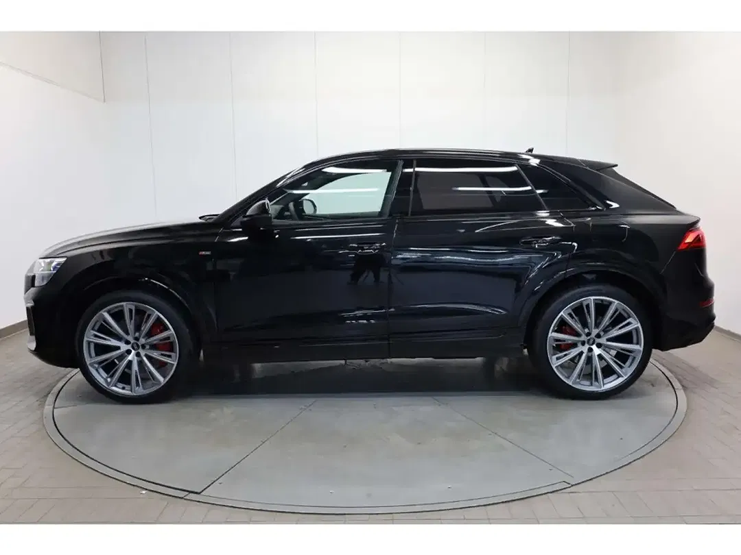 Audi Q8 - Thumbnail 4