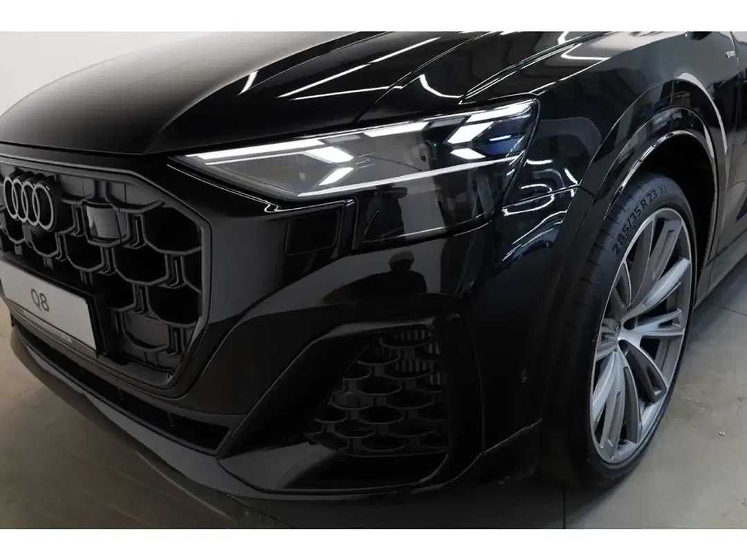 Audi Q8 - Thumbnail 6