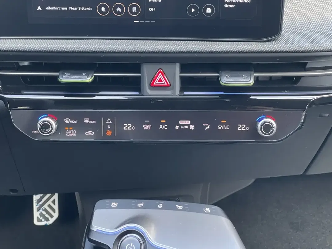 Kia EV6 - Thumbnail 13
