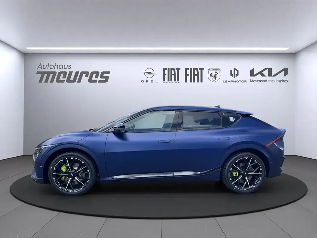 Kia EV6 - Thumbnail 2