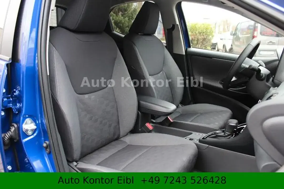 Toyota Yaris - Thumbnail 10