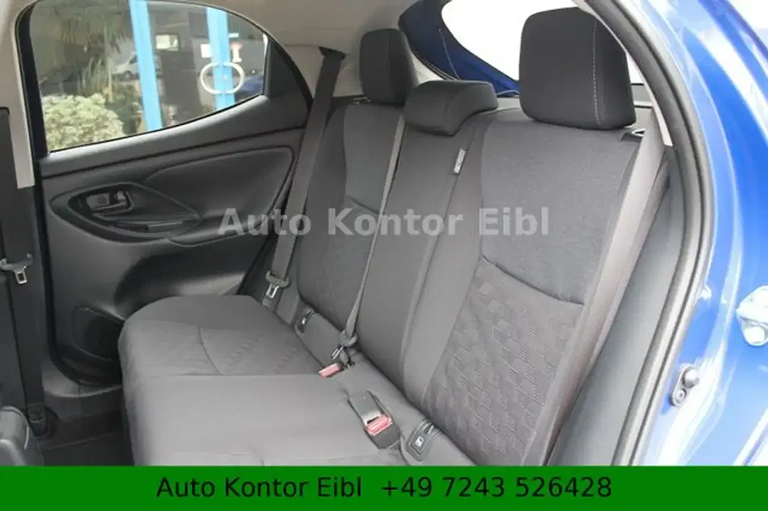 Toyota Yaris - Thumbnail 11