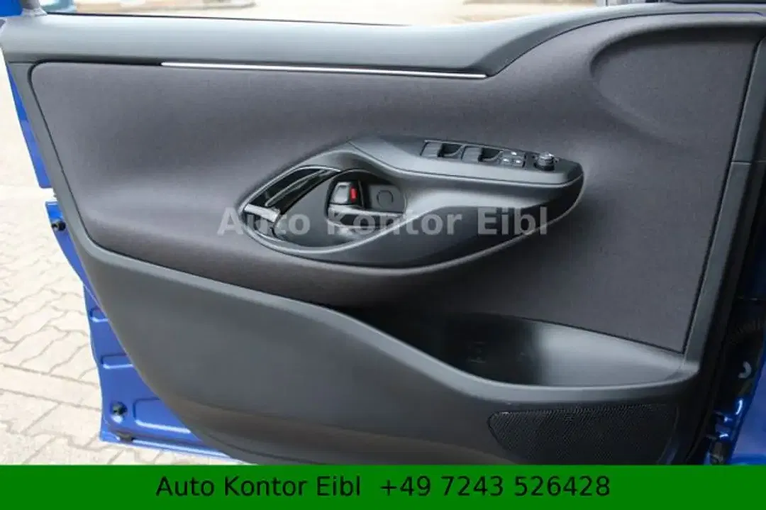 Toyota Yaris - Thumbnail 13