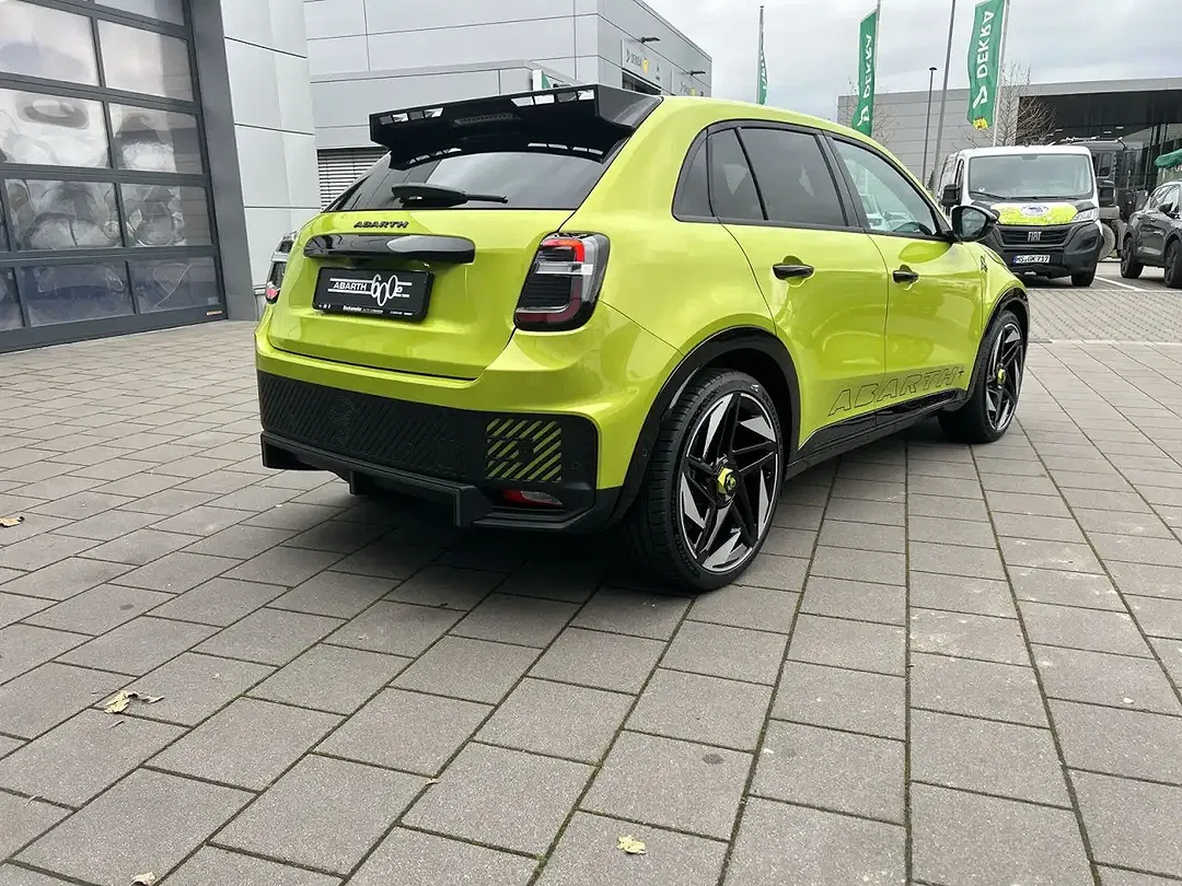 Abarth 600e - Thumbnail 5