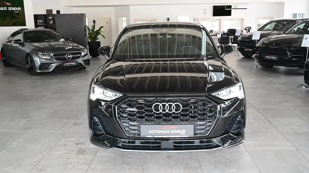 Audi Q3 - Thumbnail 11