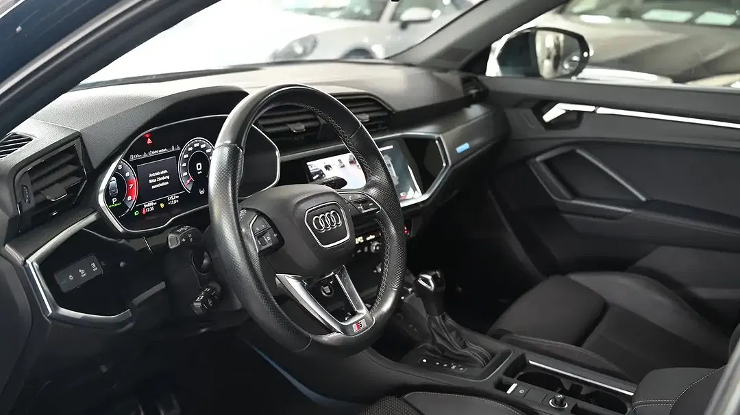 Audi Q3 - Thumbnail 14