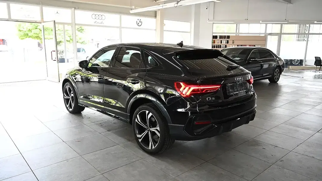 Audi Q3 - Thumbnail 4