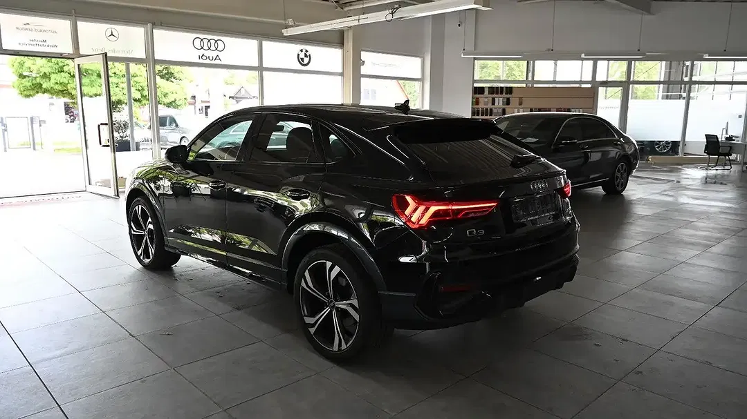 Audi Q3 - Thumbnail 5