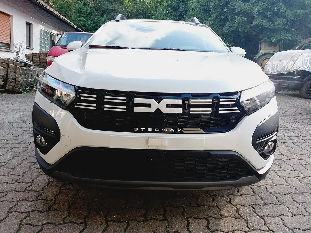 Dacia Sandero - Thumbnail 3