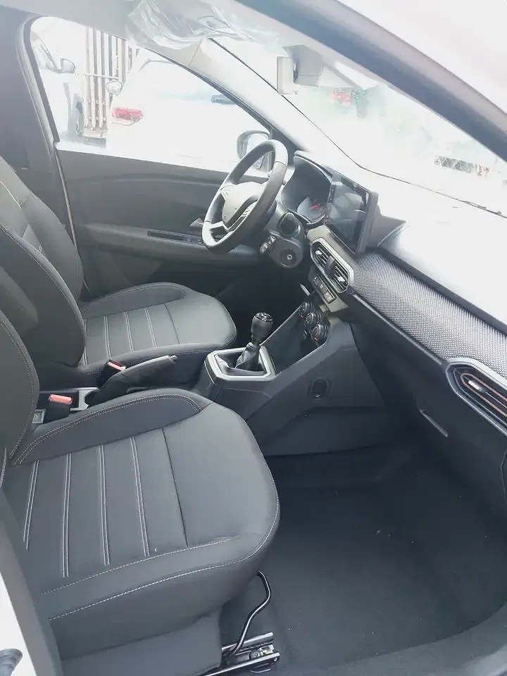 Dacia Sandero - Thumbnail 9