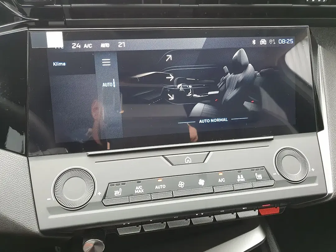 Peugeot 308 - Thumbnail 12