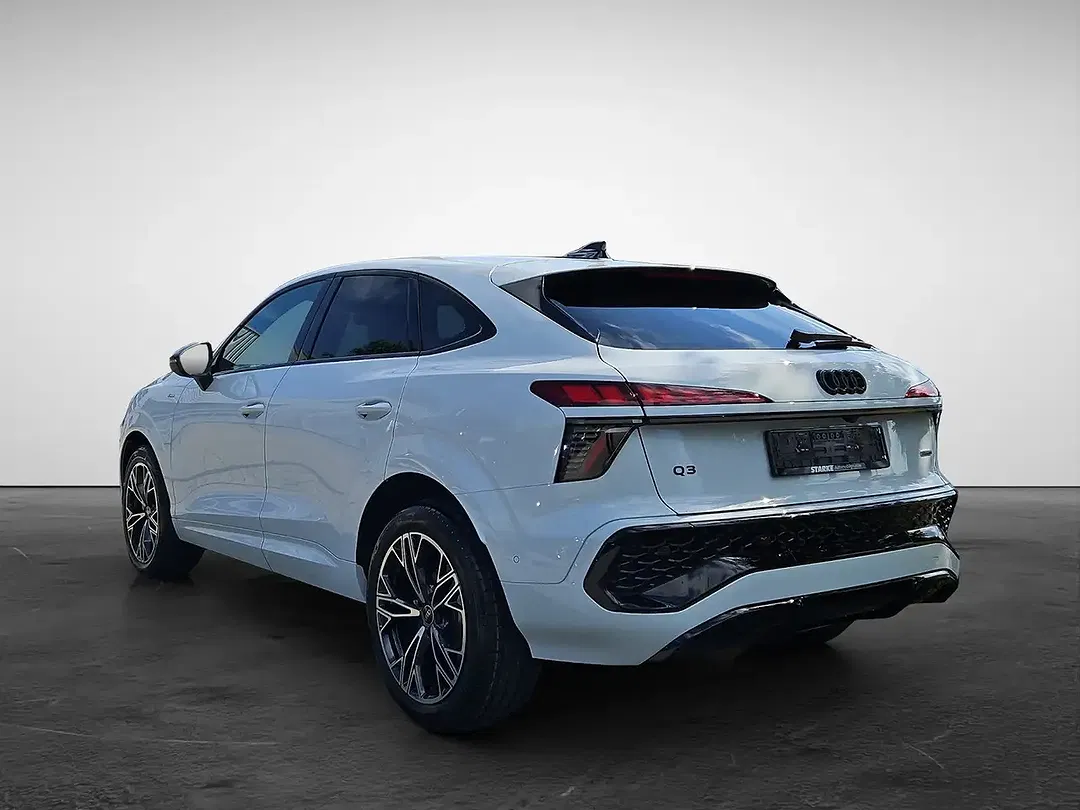 Audi Q3 - Thumbnail 3