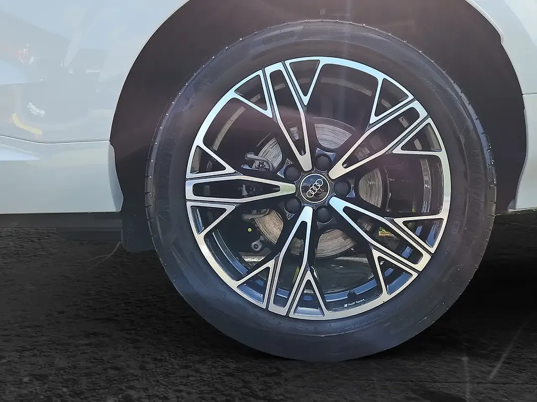Audi Q3 - Thumbnail 4