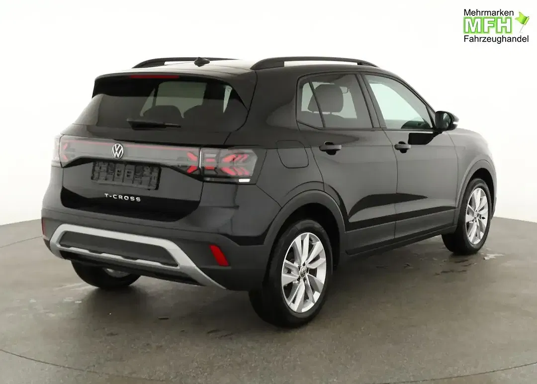 Volkswagen T-Cross - Thumbnail 2