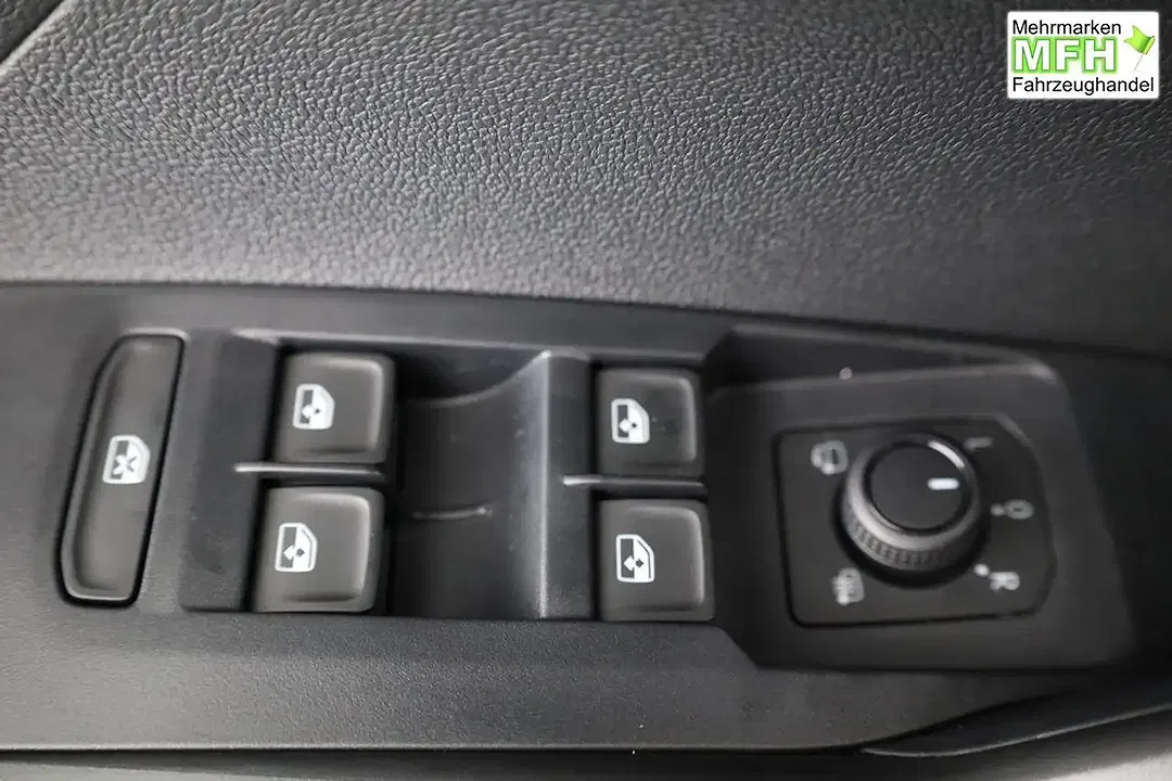 Volkswagen T-Cross - Thumbnail 8
