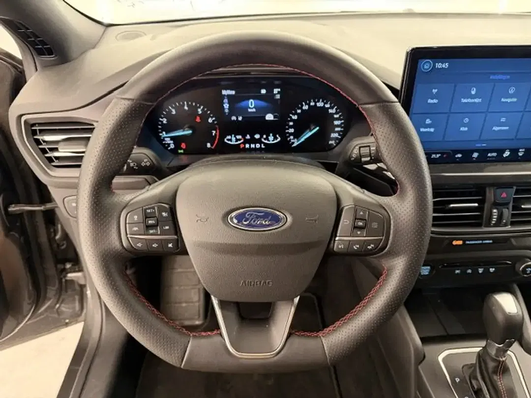 Ford Focus - Thumbnail 7