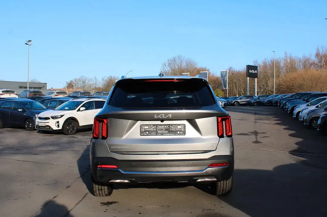 Kia Sorento - Thumbnail 6