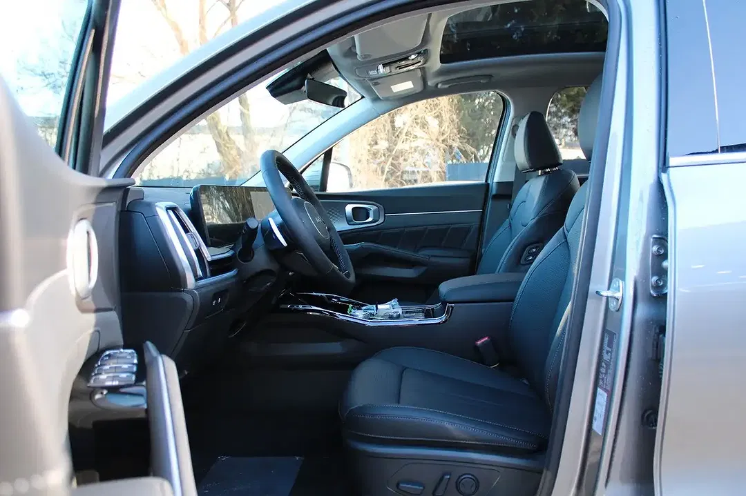 Kia Sorento - Thumbnail 8