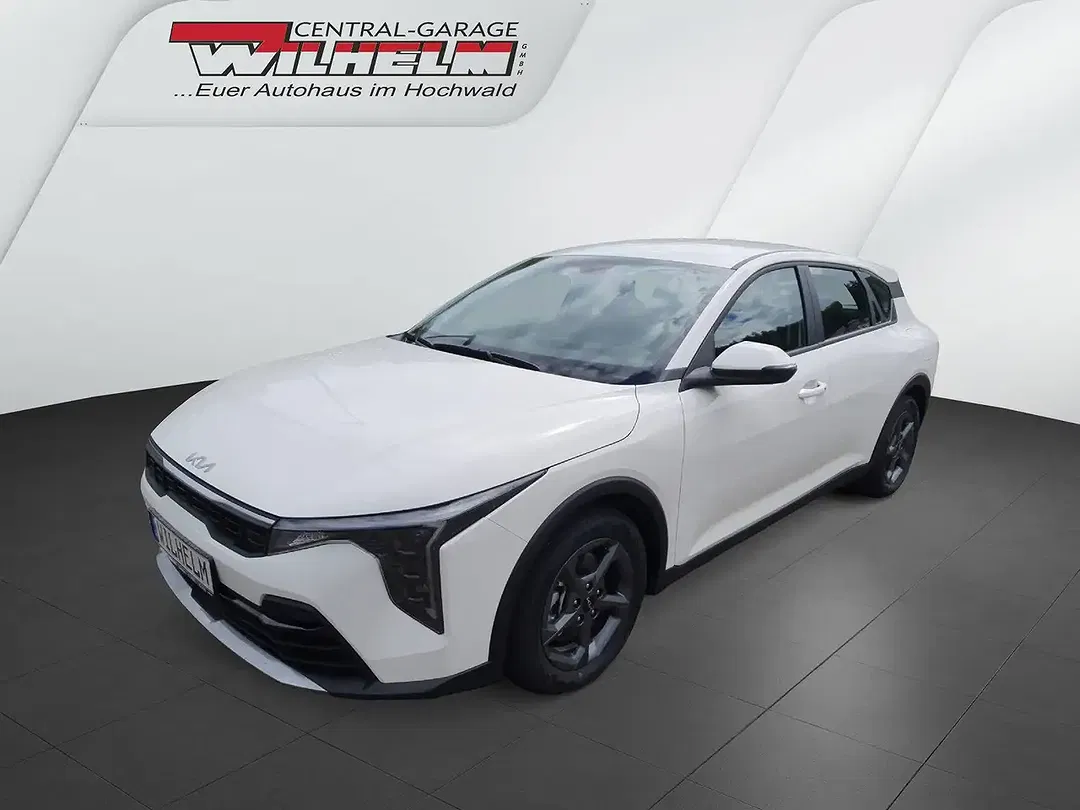 Kia K4 - Thumbnail 1