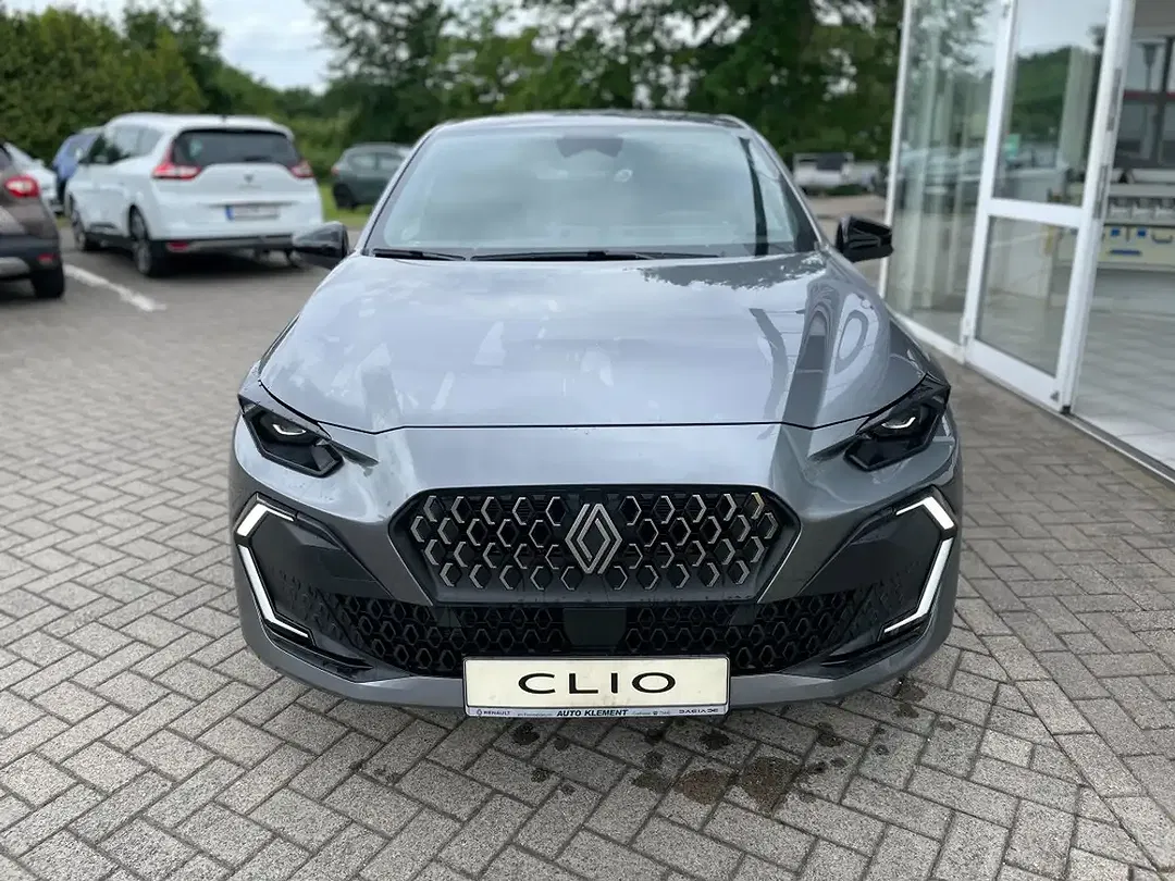 Renault Clio - Thumbnail 3
