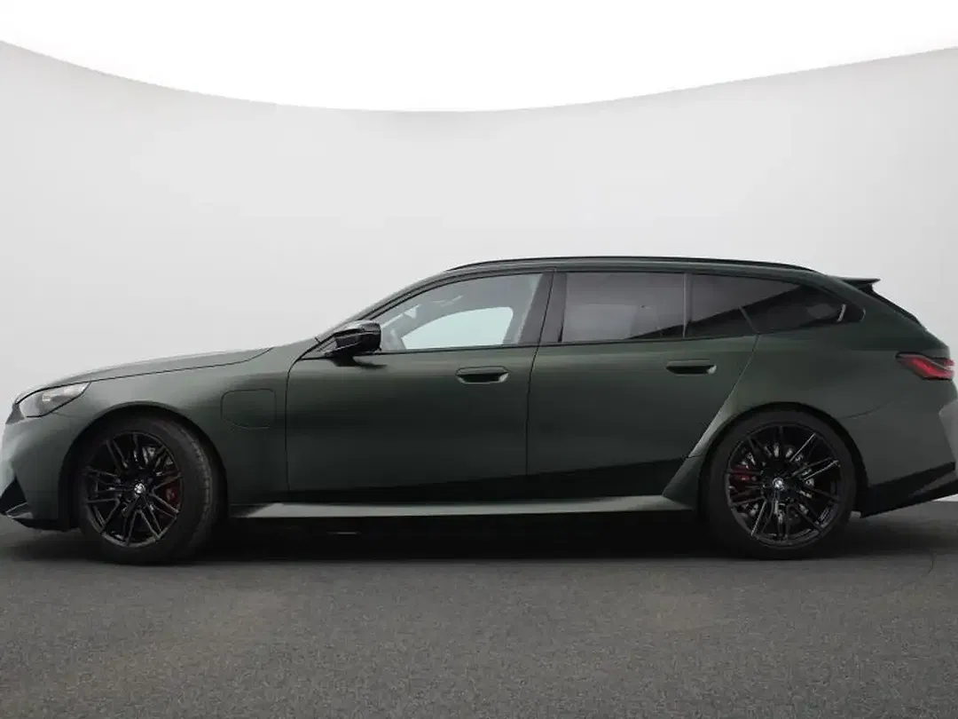 BMW M5 - Thumbnail 3