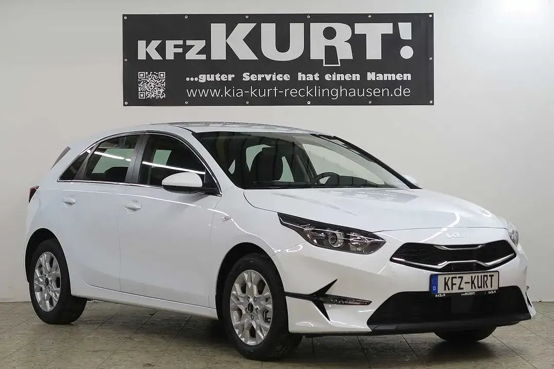 Kia Ceed / cee'd - Thumbnail 1