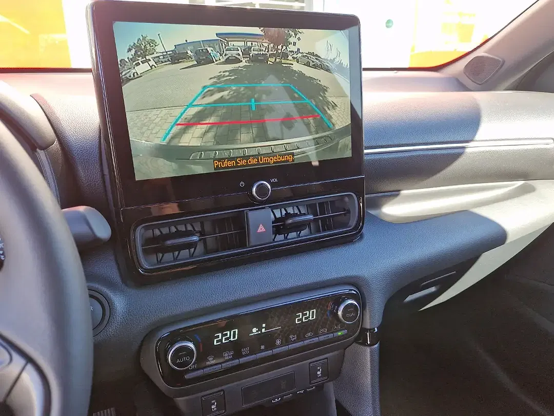 Toyota Yaris - Thumbnail 14