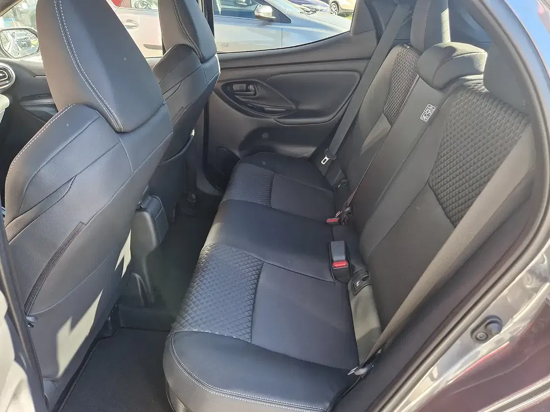 Toyota Yaris - Thumbnail 8