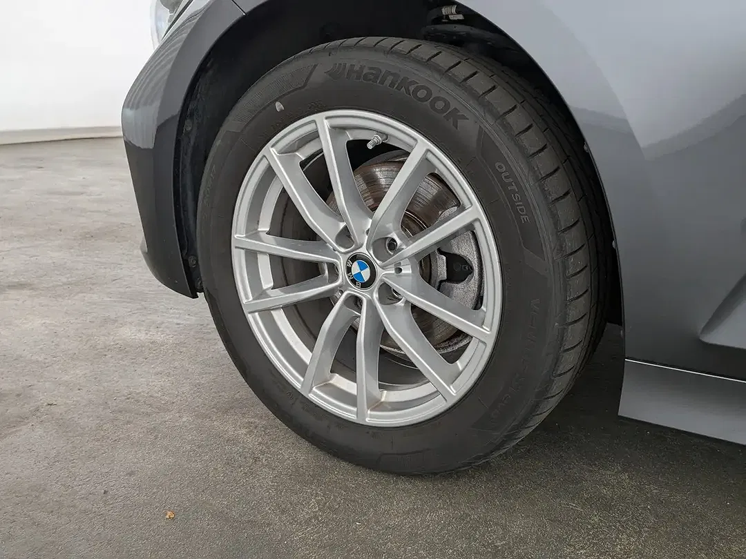 BMW 320 - Thumbnail 10