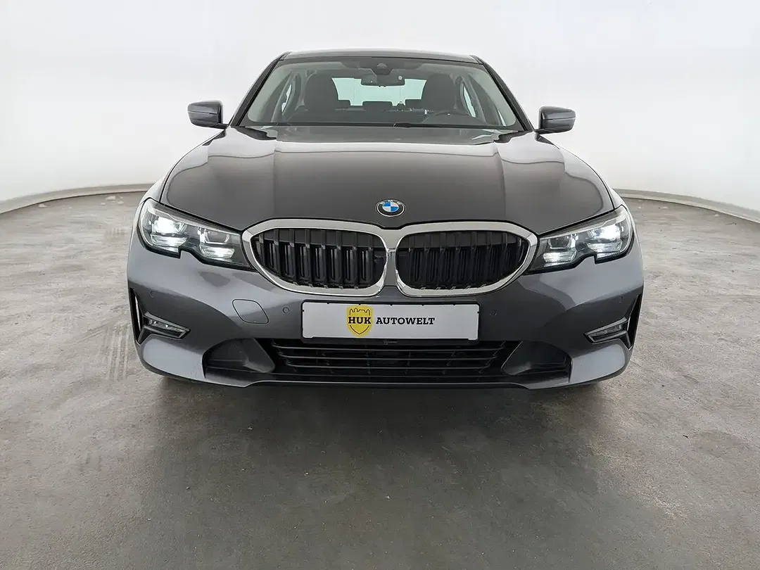 BMW 320 - Thumbnail 2