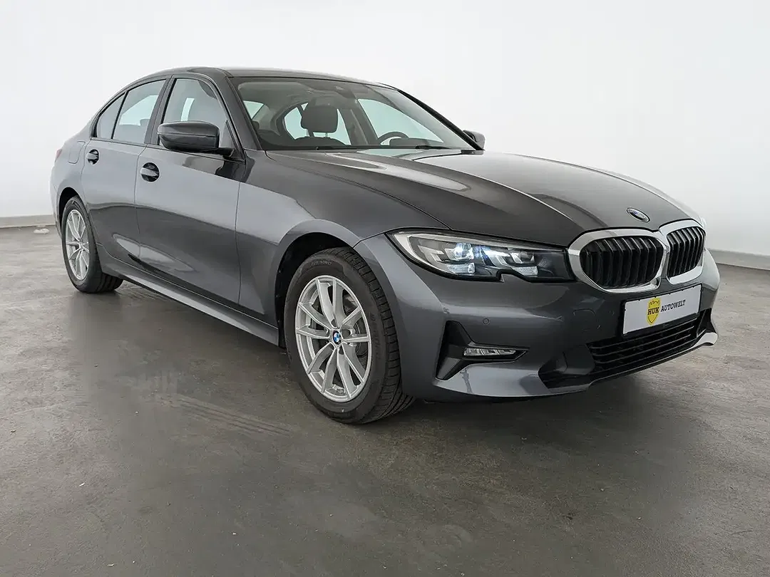 BMW 320 - Thumbnail 5