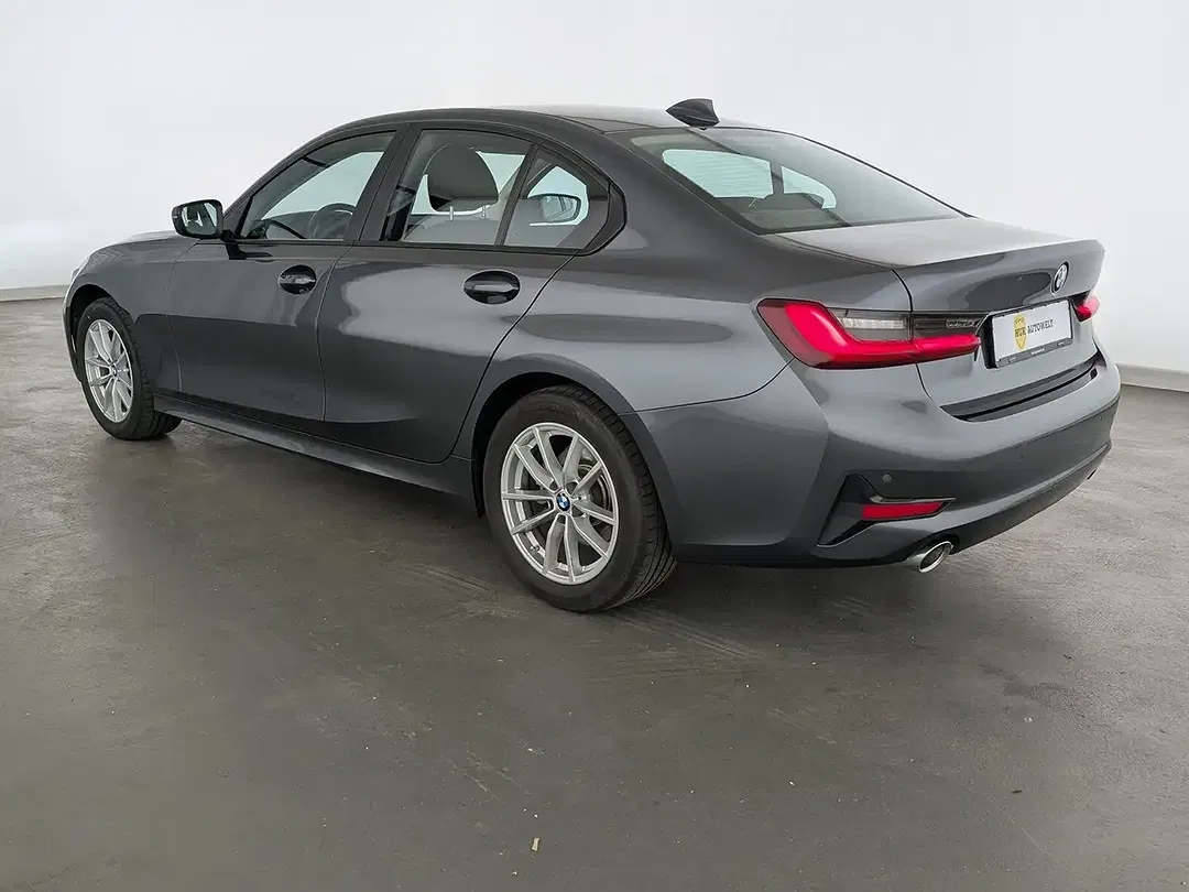BMW 320 - Thumbnail 9