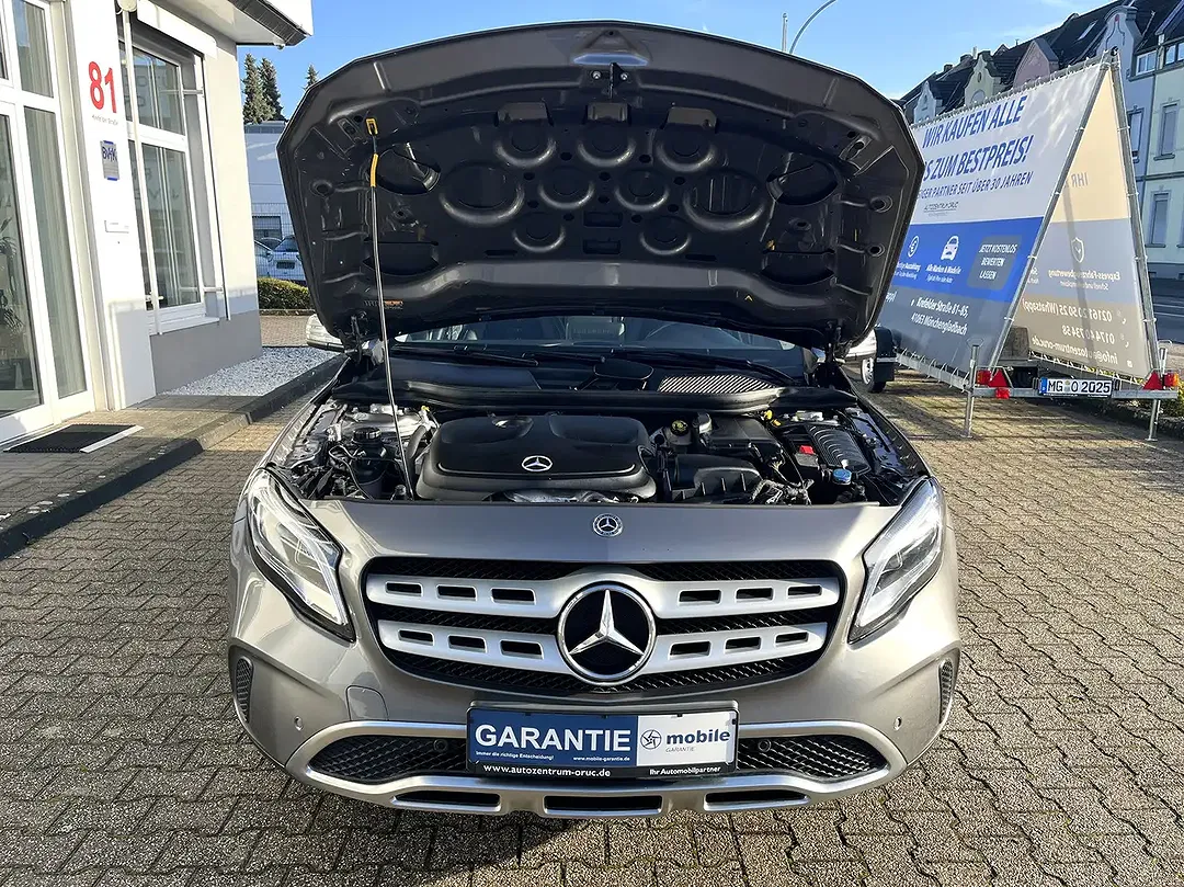 Mercedes-Benz GLA 180 - Thumbnail 12