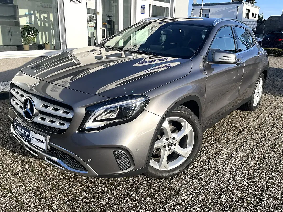 Mercedes-Benz GLA 180 - Thumbnail 3